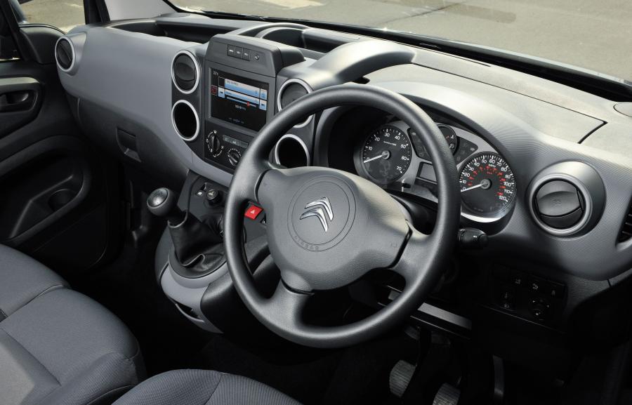  Citroen Berlingo Van 2015 года  (UK) (фото 4 из 4)
